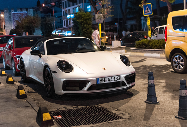 Porsche 992 Carrera 4 GTS Cabriolet