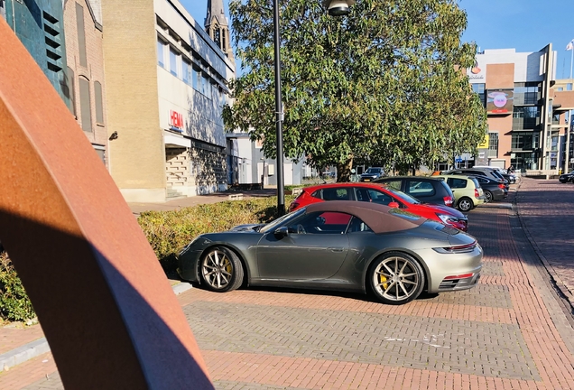 Porsche 992 Carrera 4S Cabriolet