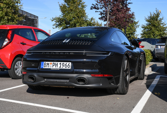 Porsche 992 Carrera GTS