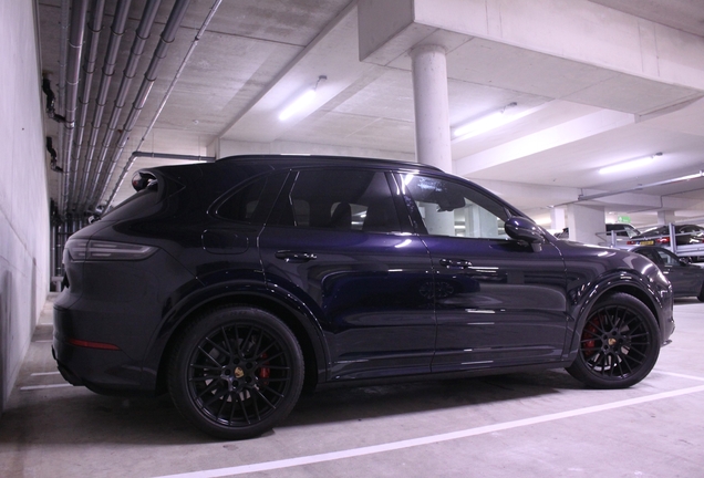 Porsche 9YA Cayenne GTS