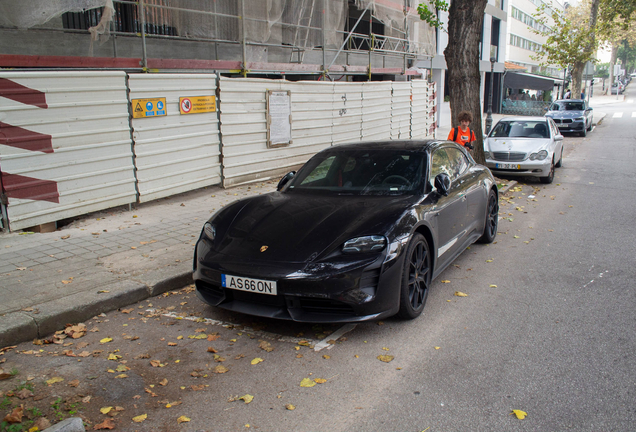 Porsche Taycan GTS Sport Turismo