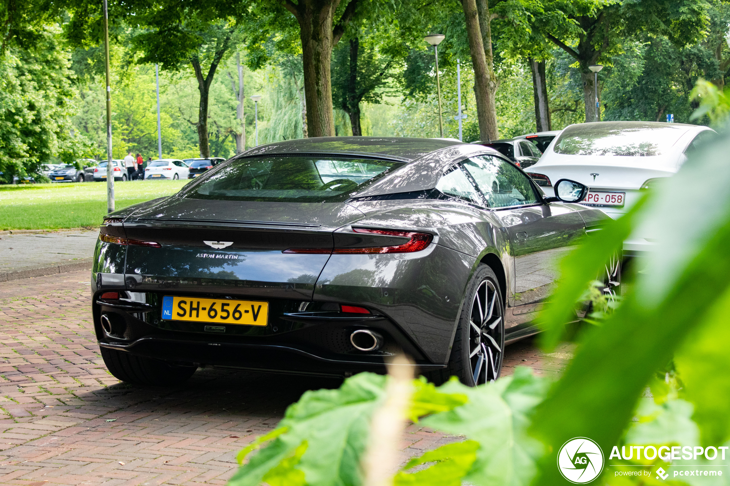 Aston Martin DB11 V8