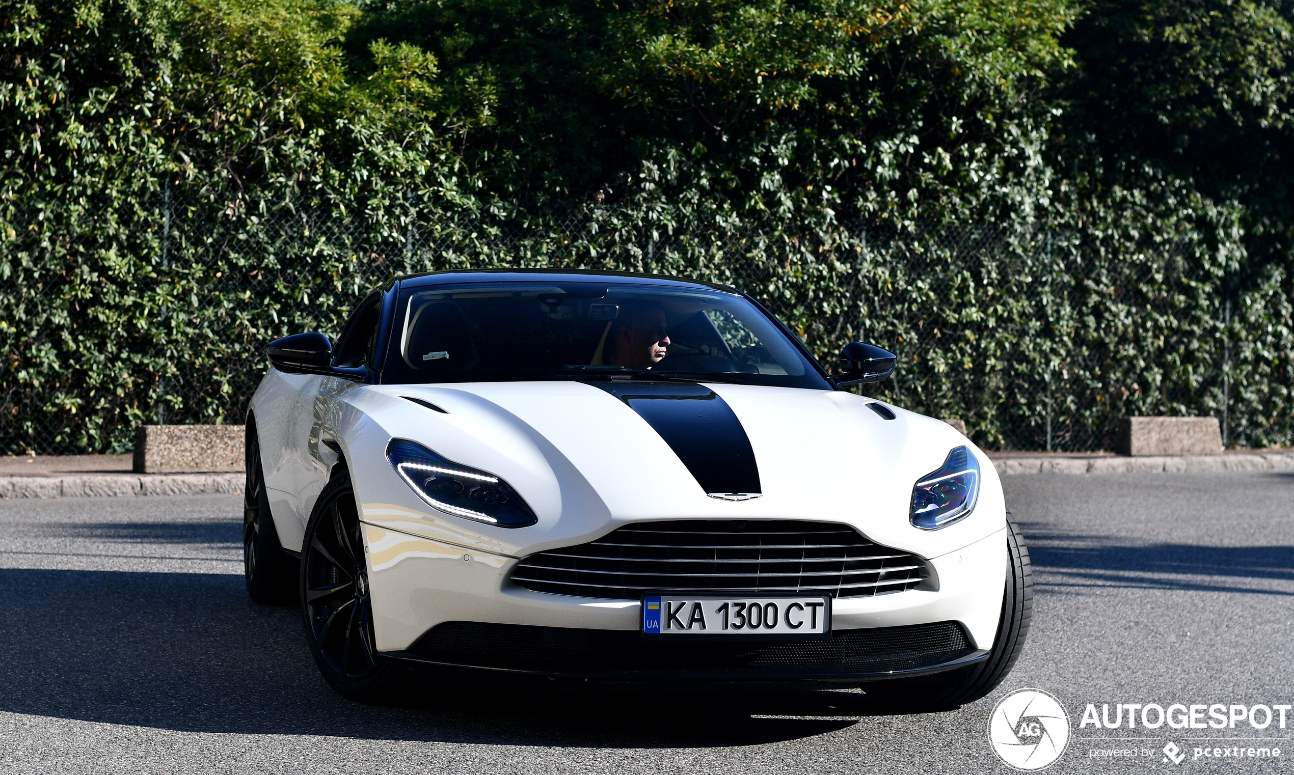 Aston Martin DB11 V8