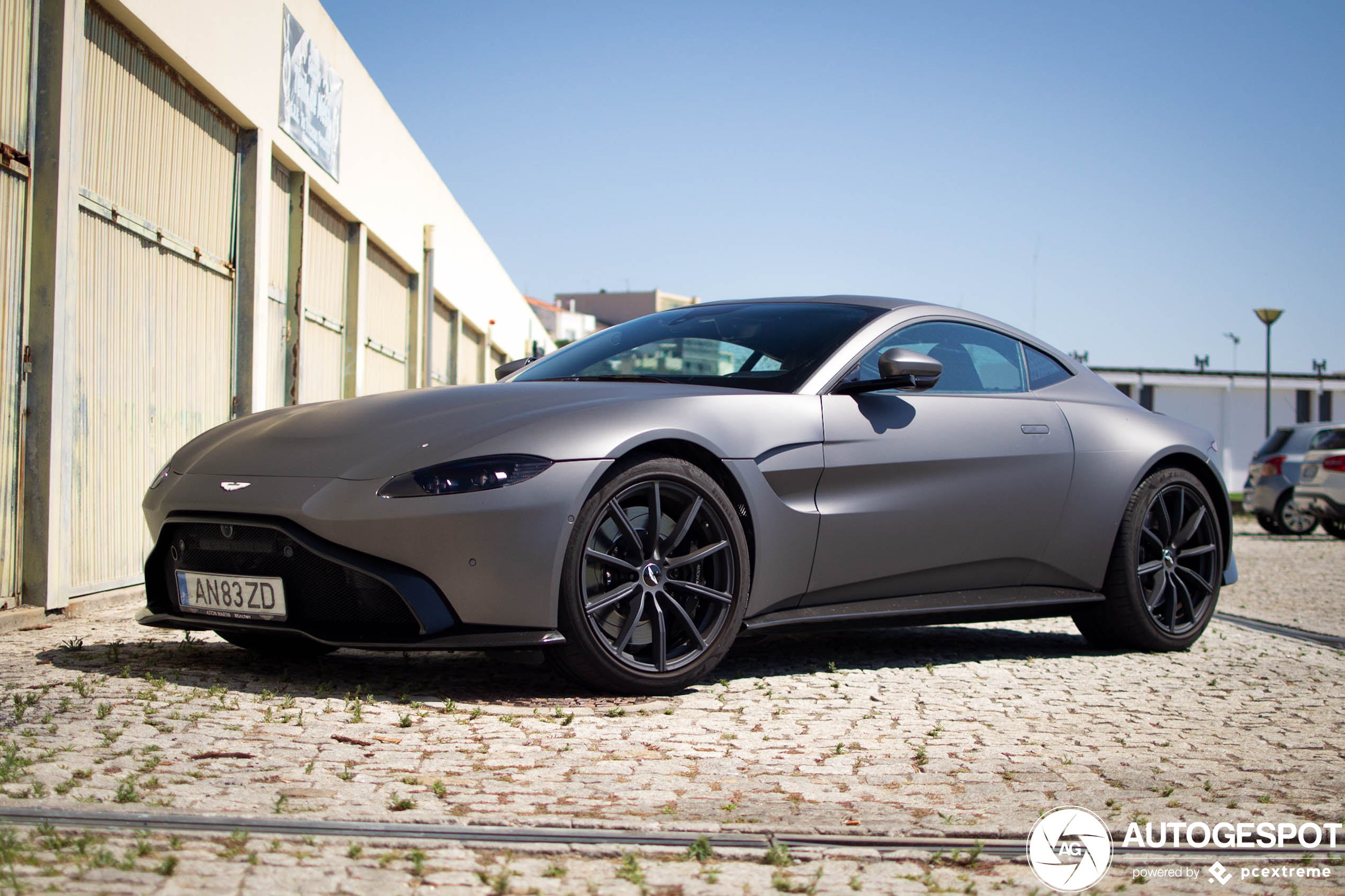 Aston Martin V8 Vantage 2018