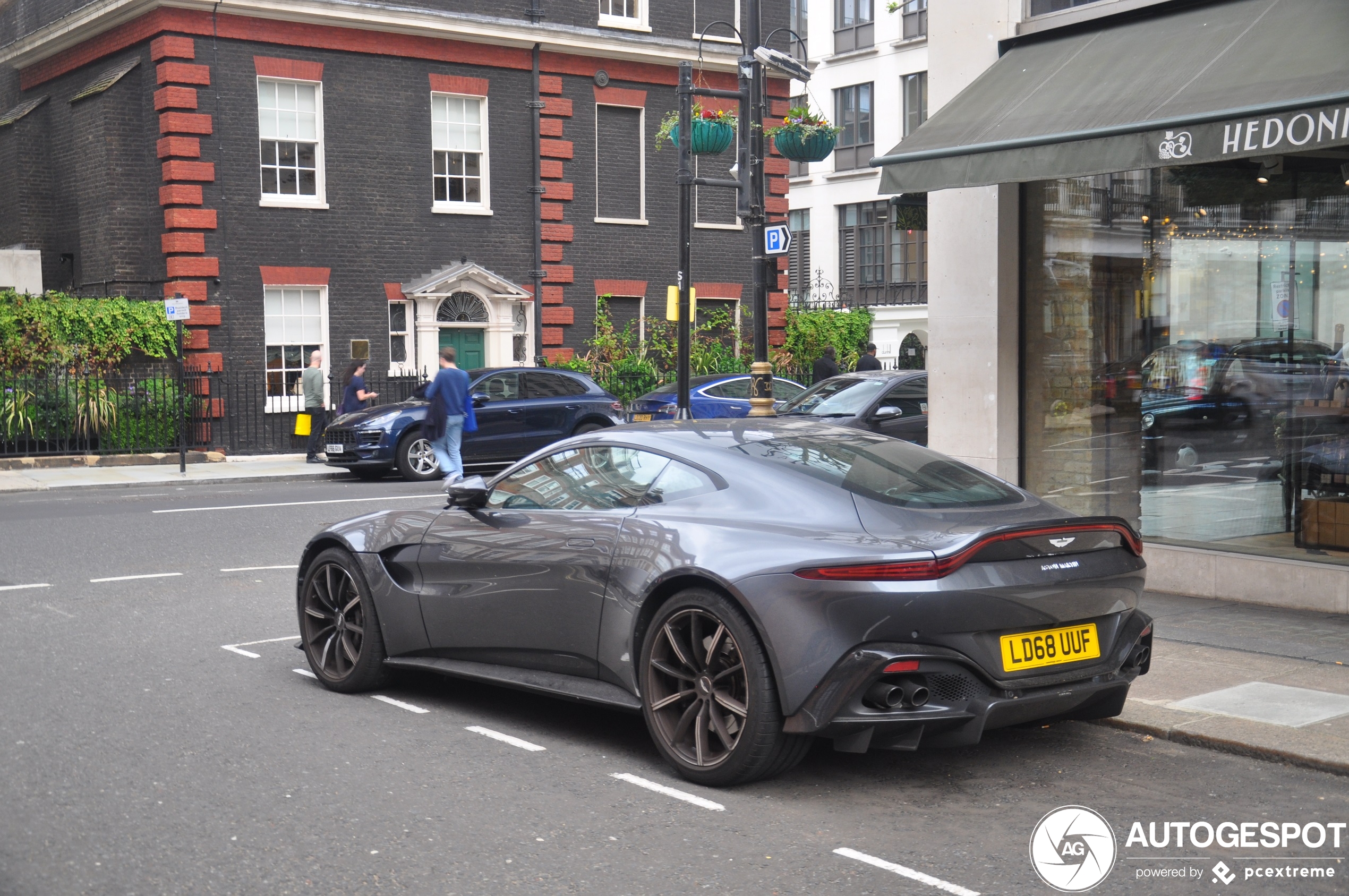 Aston Martin V8 Vantage 2018