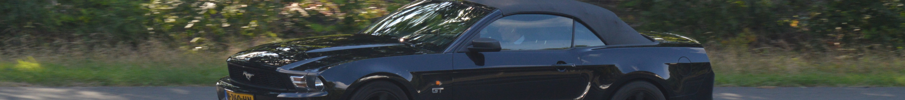 Ford Mustang GT Convertible 2010
