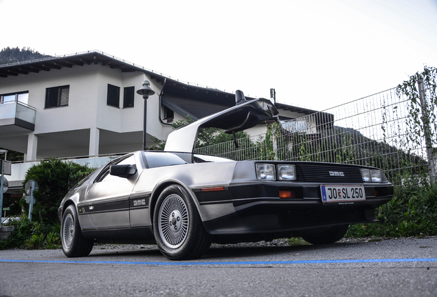 DeLorean DMC-12