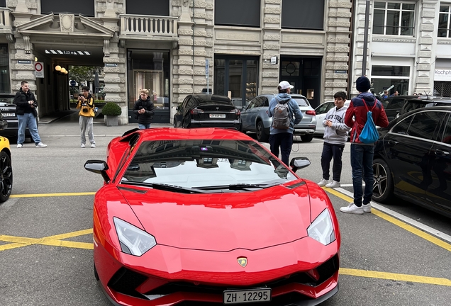 Lamborghini Aventador S LP740-4