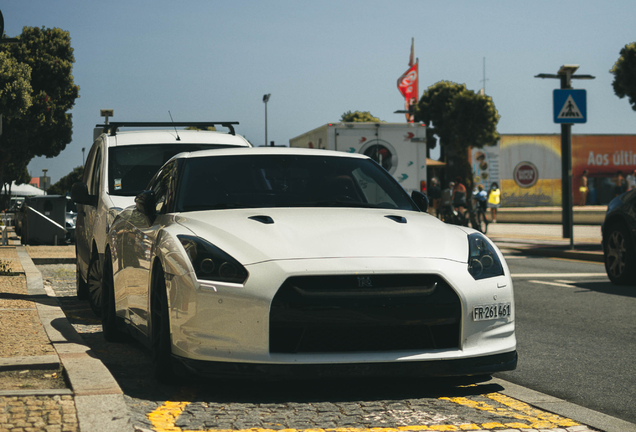 Nissan GT-R