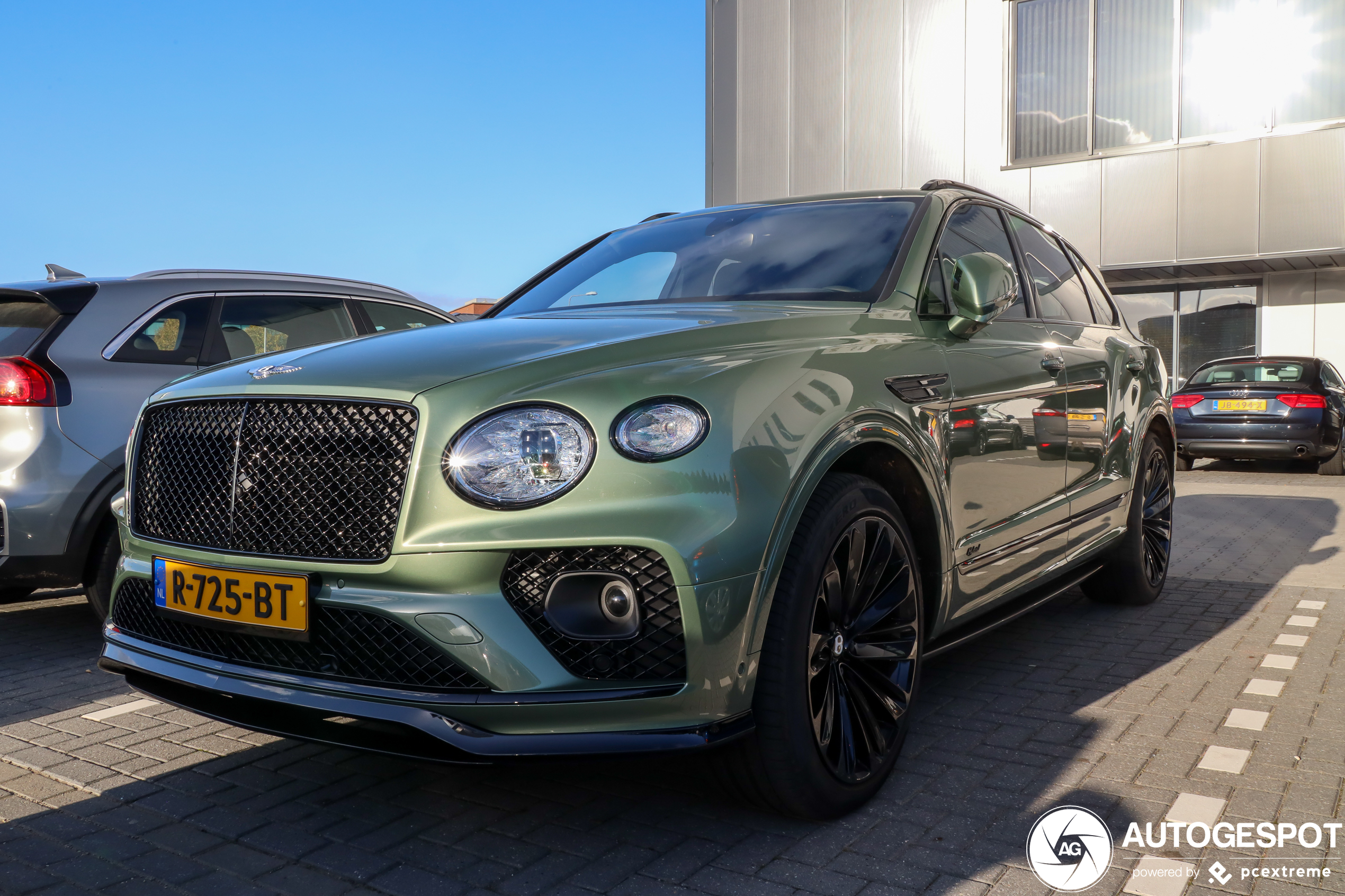 Bentley Bentayga Hybrid 2021