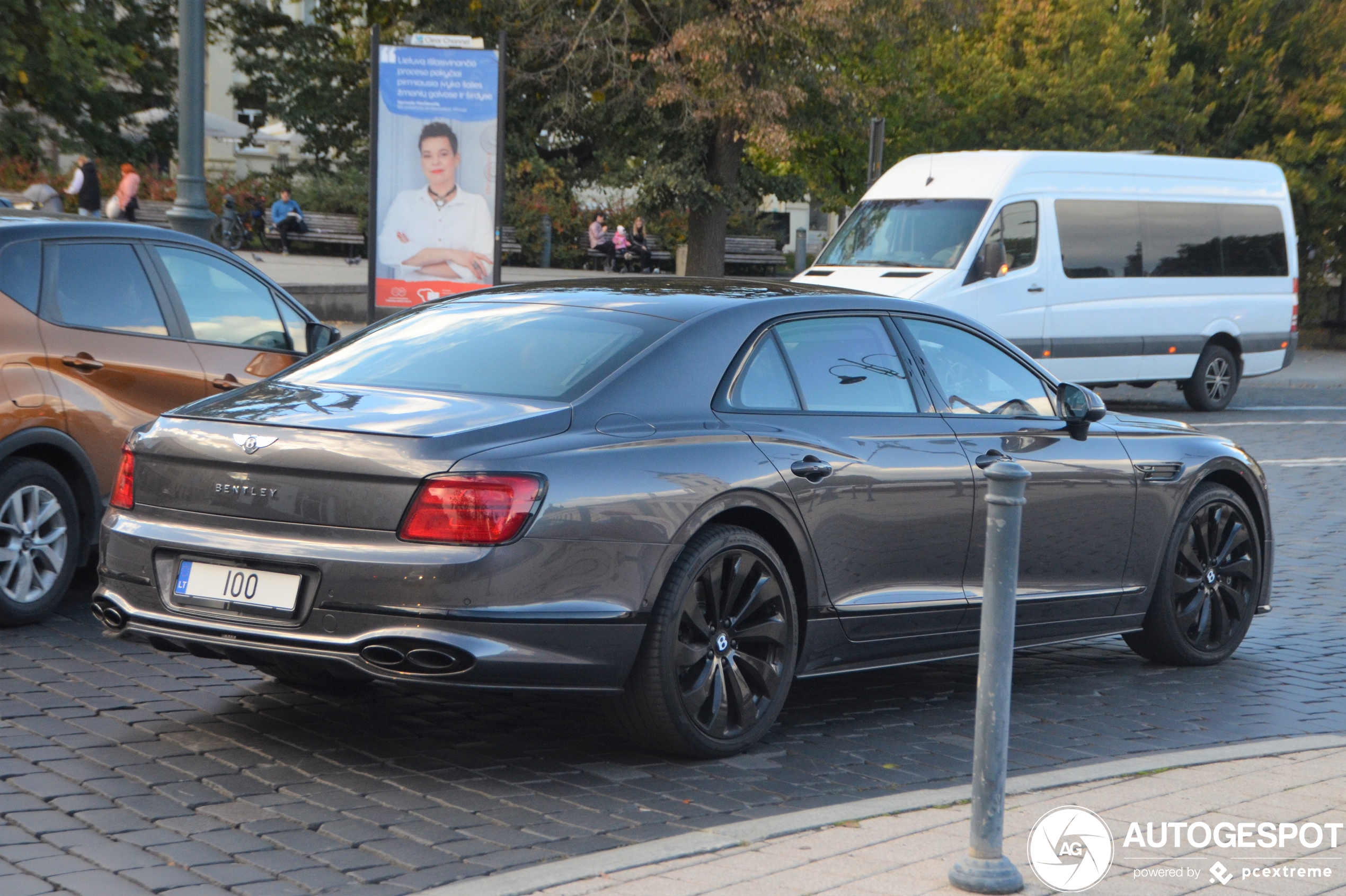 Bentley Flying Spur V8 2021