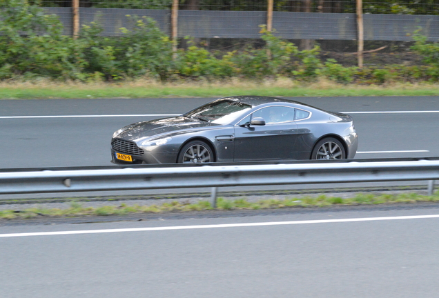 Aston Martin V8 Vantage S