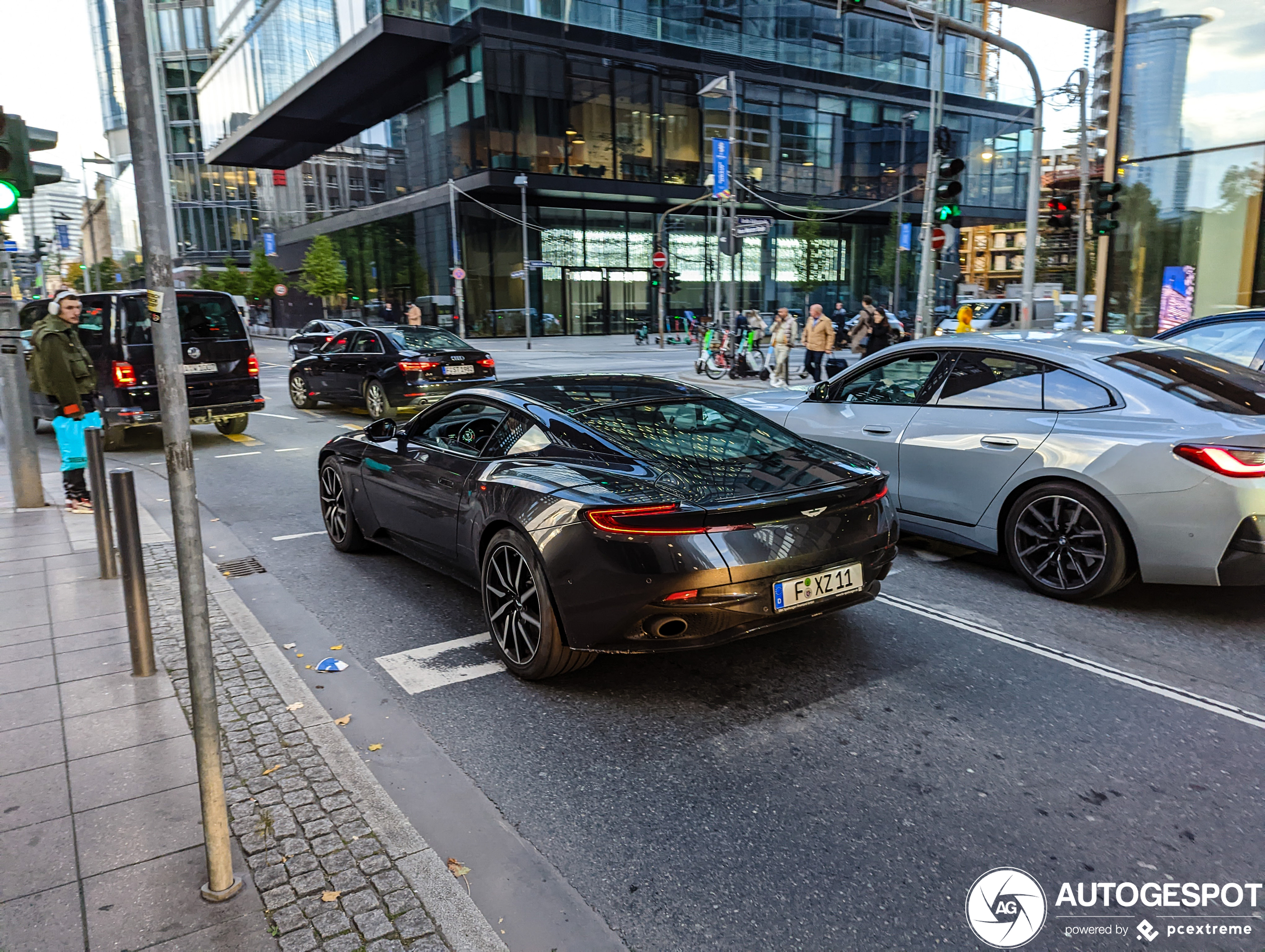 Aston Martin DB11