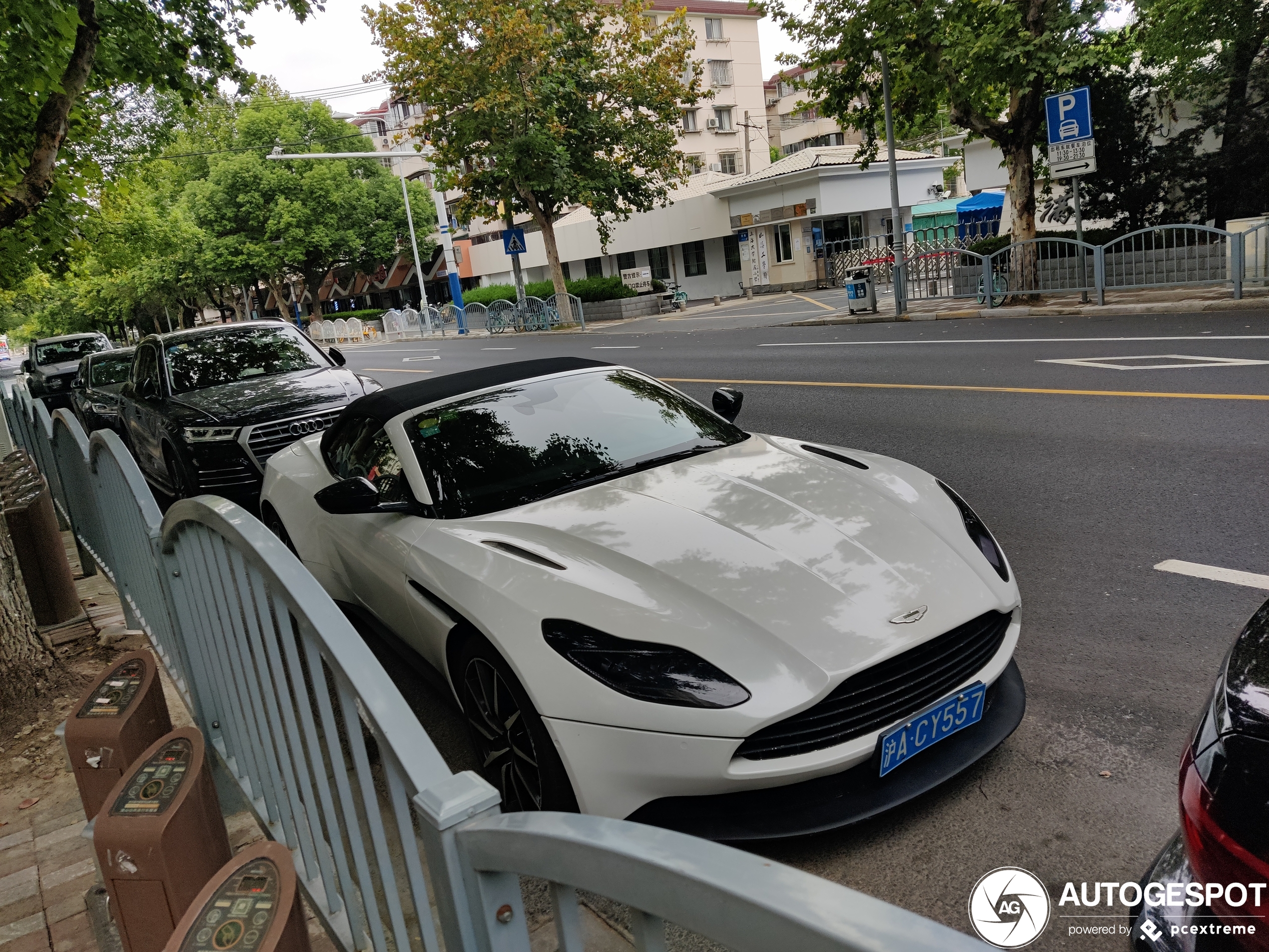 Aston Martin DB11 V8 Volante