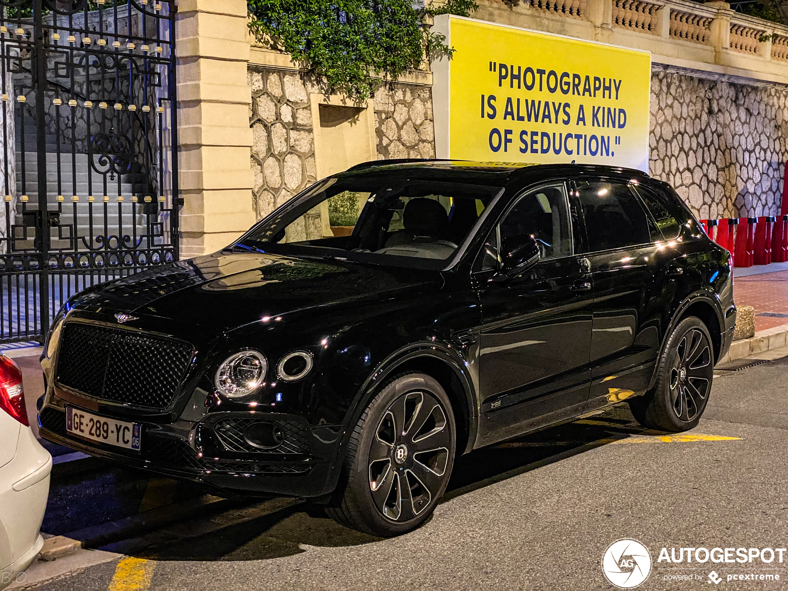 Bentley Bentayga V8 Design Series