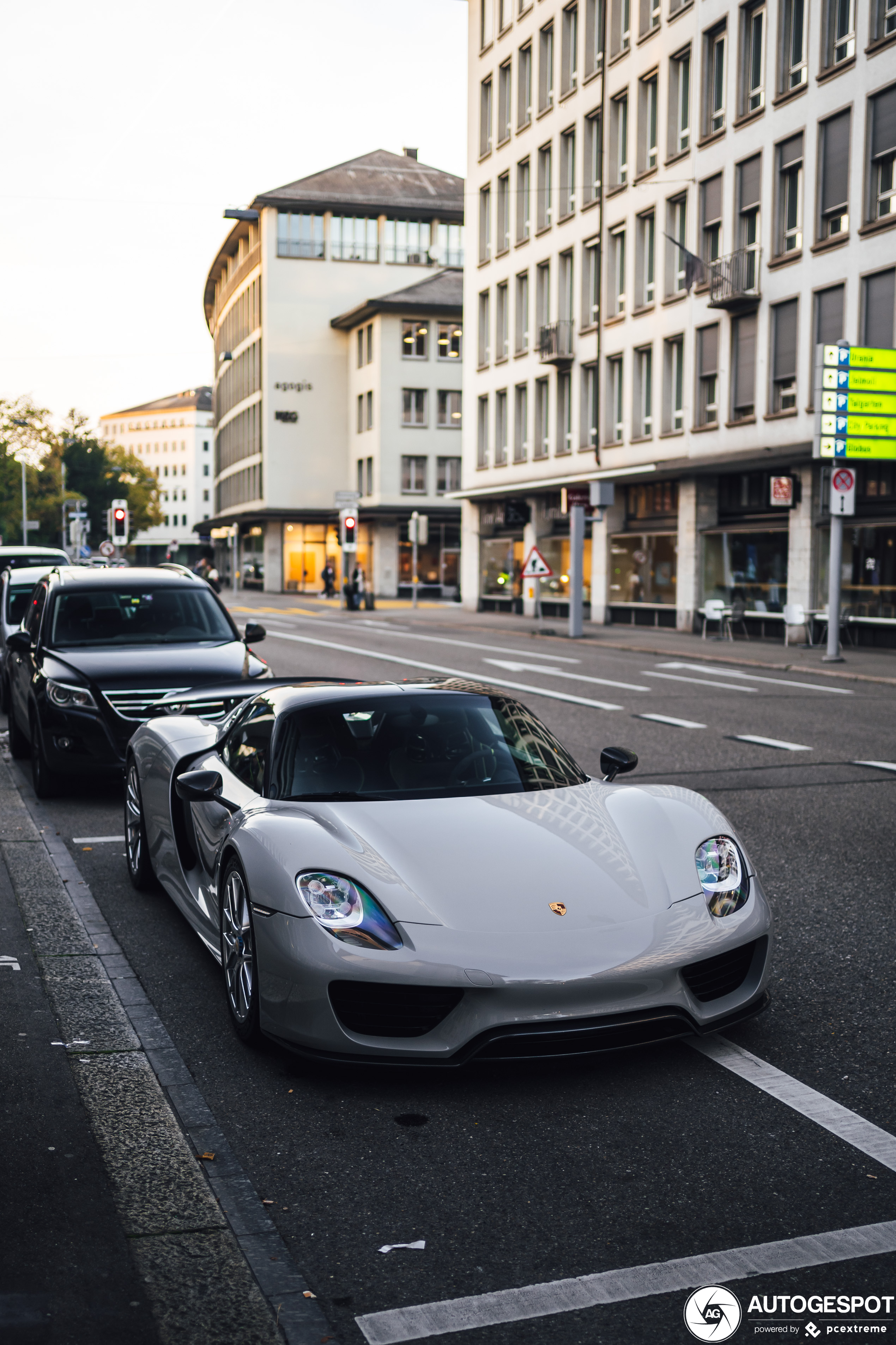 Porsche 918 Spyder Weissach Package