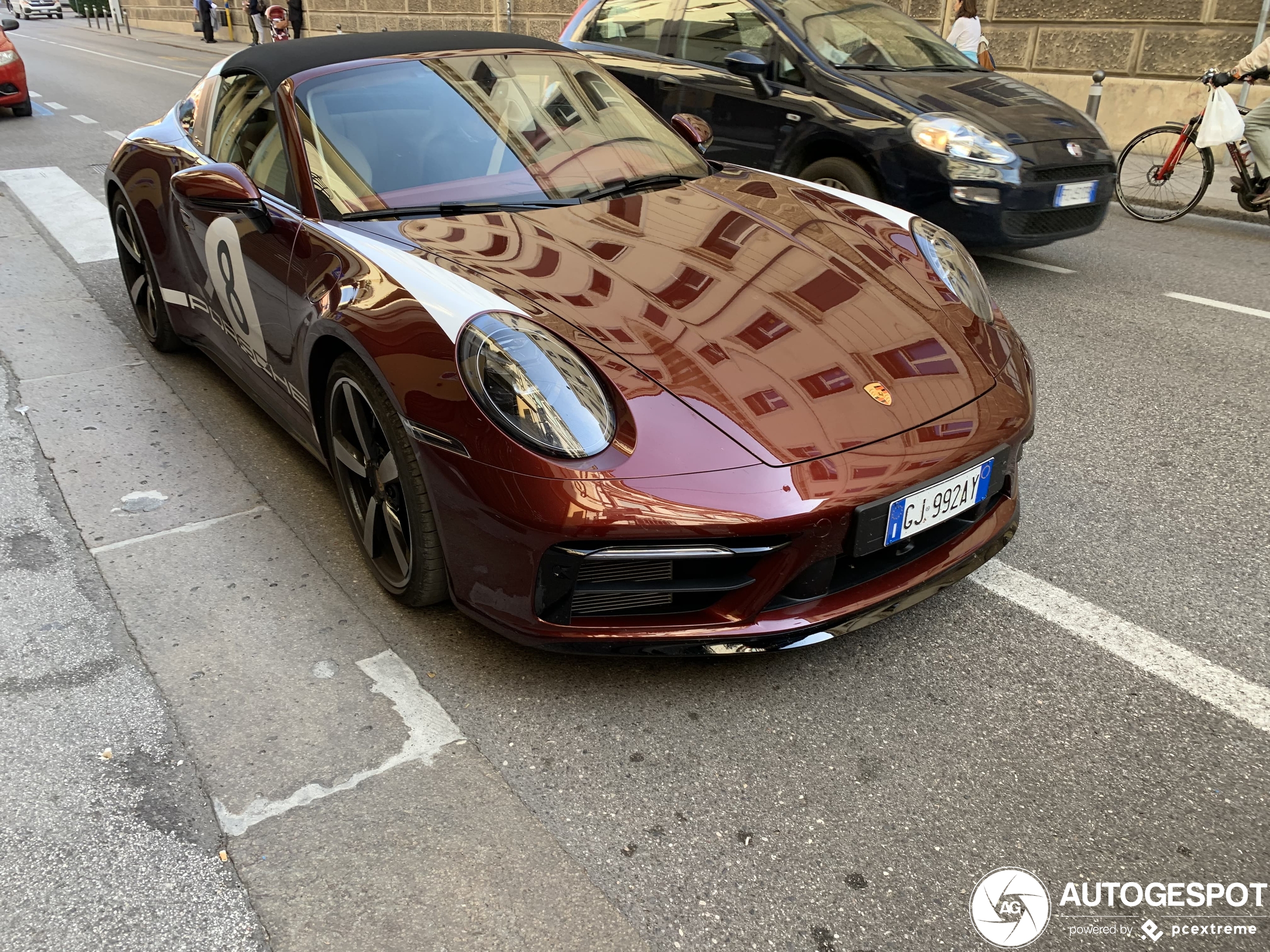 Porsche 992 Targa 4S Heritage Design Edition