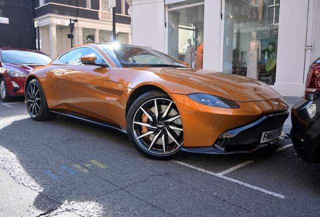 Aston Martin V8 Vantage 2018