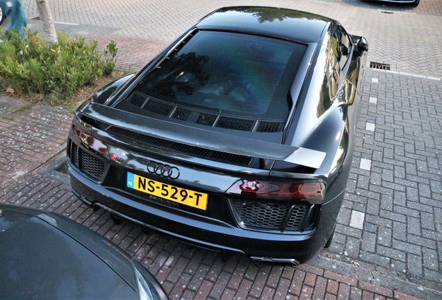 Audi R8 V10 Plus 2015