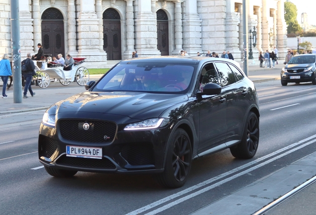 Jaguar F-PACE SVR