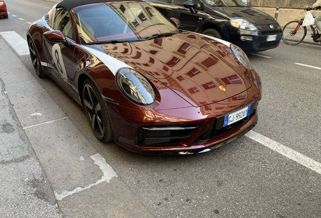 Porsche 992 Targa 4S Heritage Design Edition