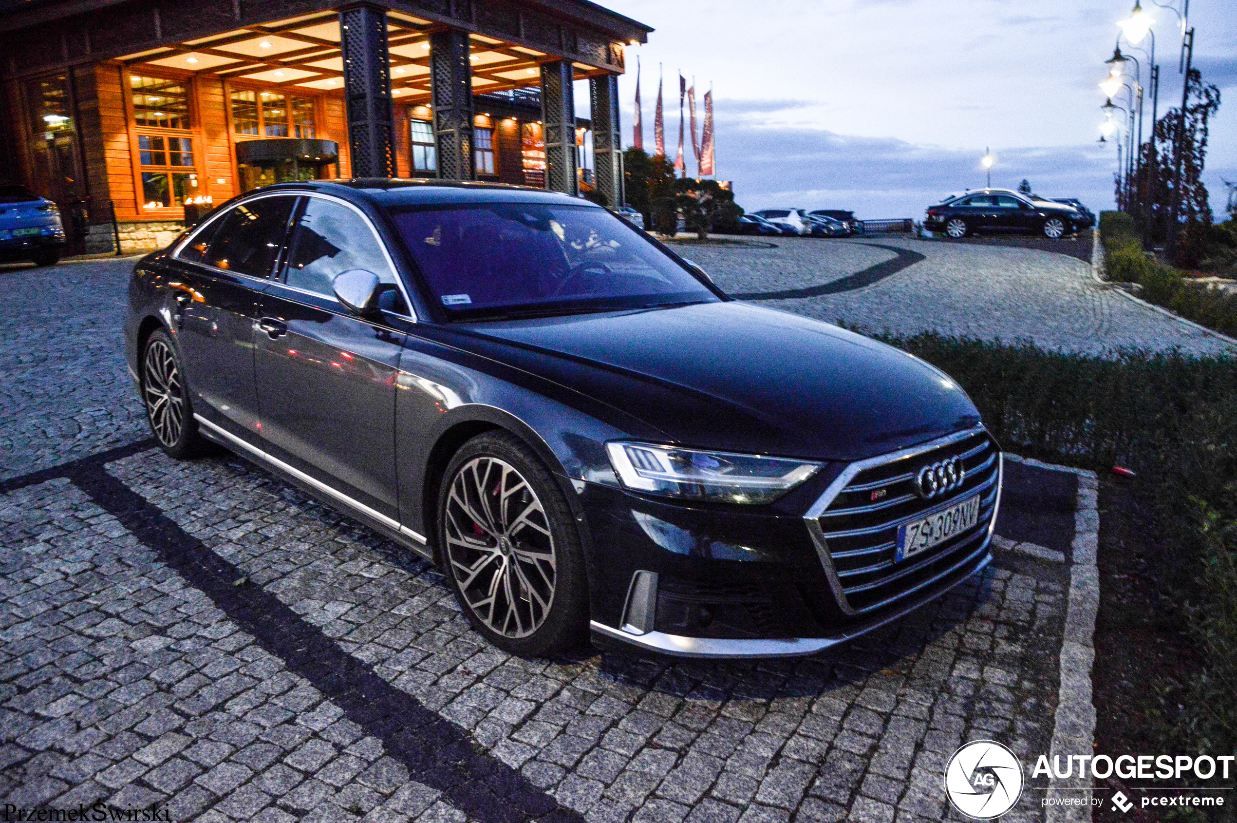 Audi S8 D5