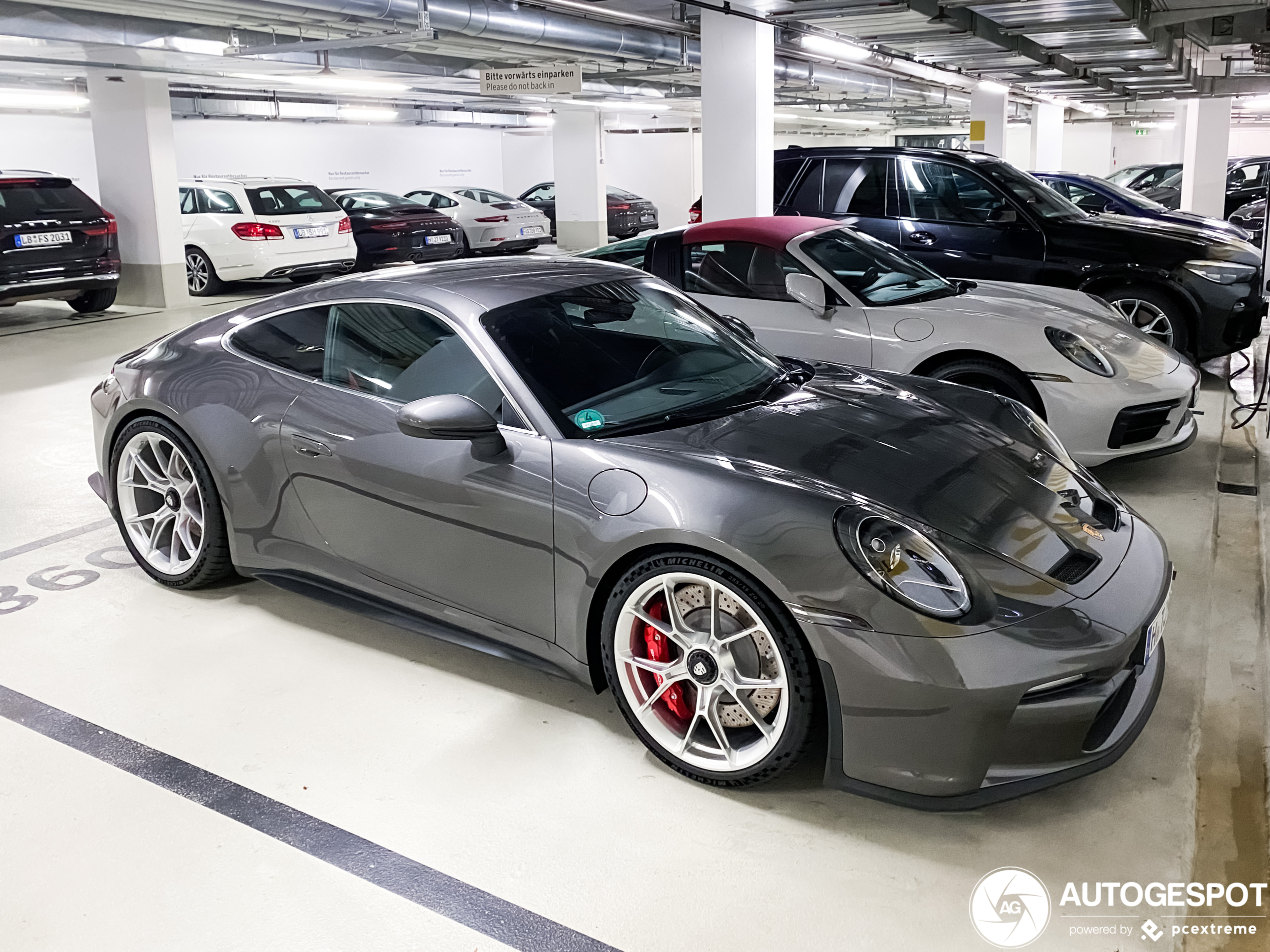 Porsche 992 GT3 Touring