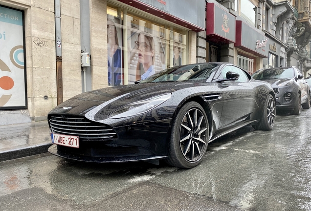 Aston Martin DB11