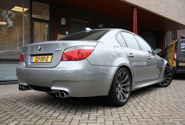 BMW M5 E60 2005