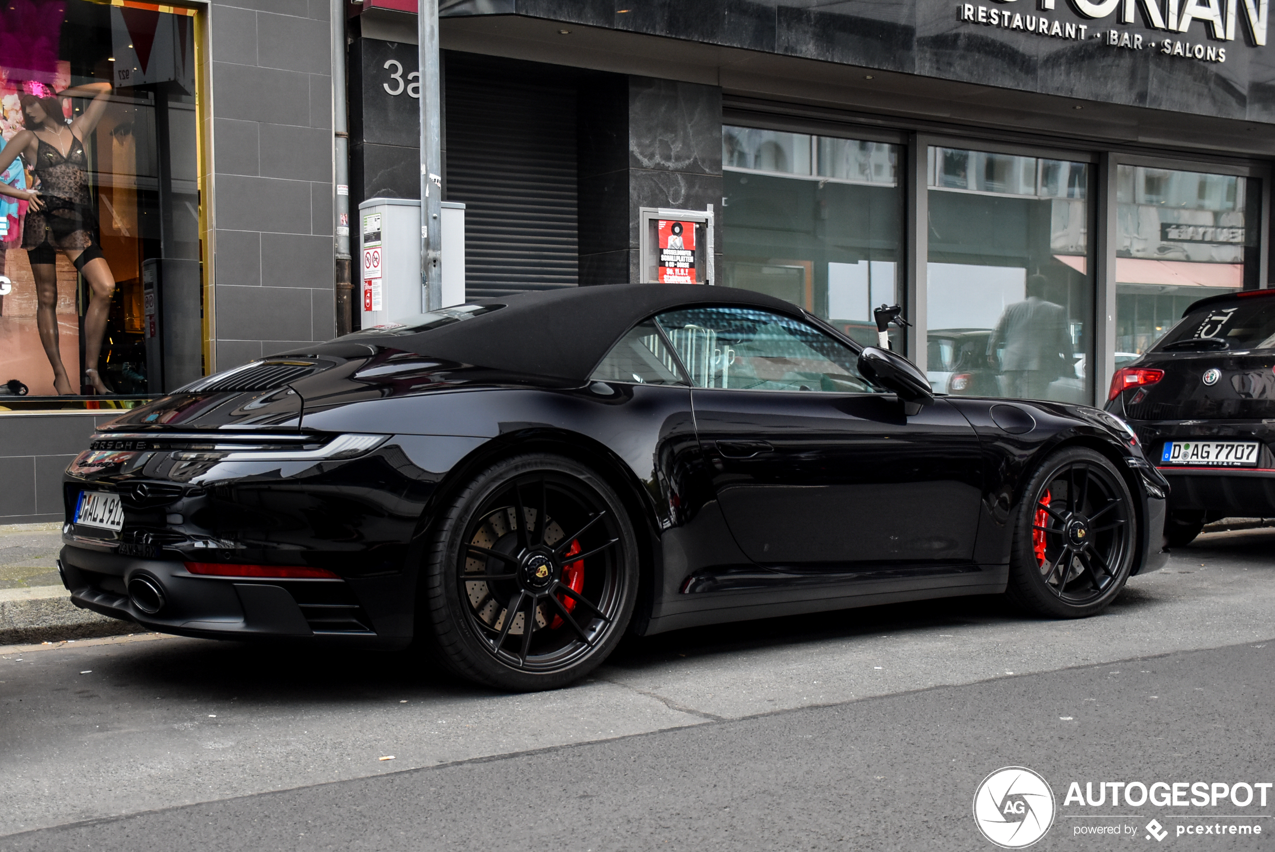 Porsche 992 Carrera 4 GTS Cabriolet