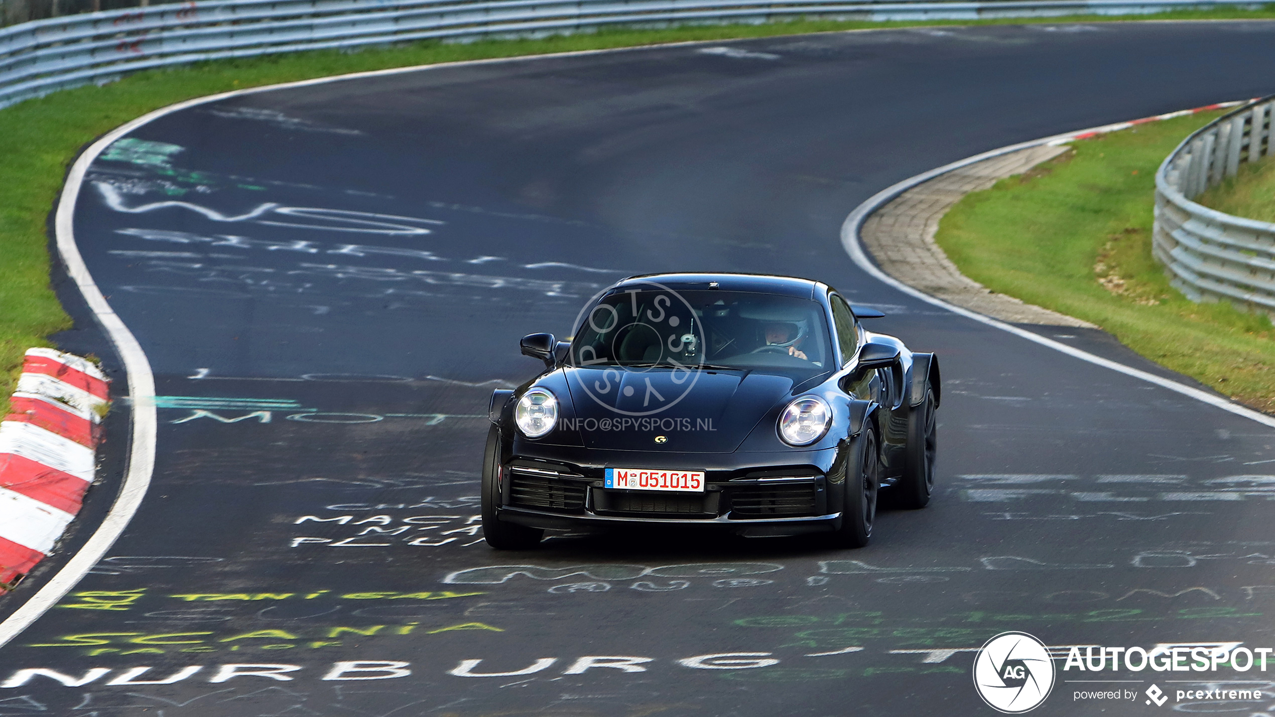 Marc Philipp Gemballa Marsien Mule bestormt de Nürburgring