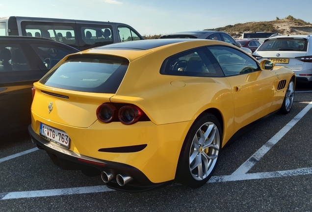 Ferrari GTC4Lusso T