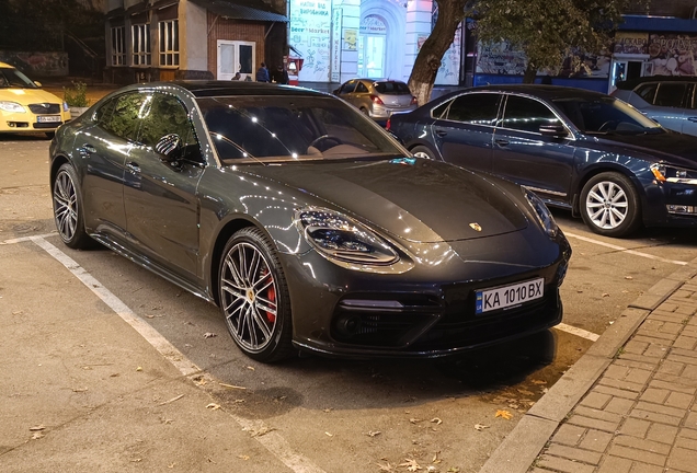 Porsche 971 Panamera Turbo