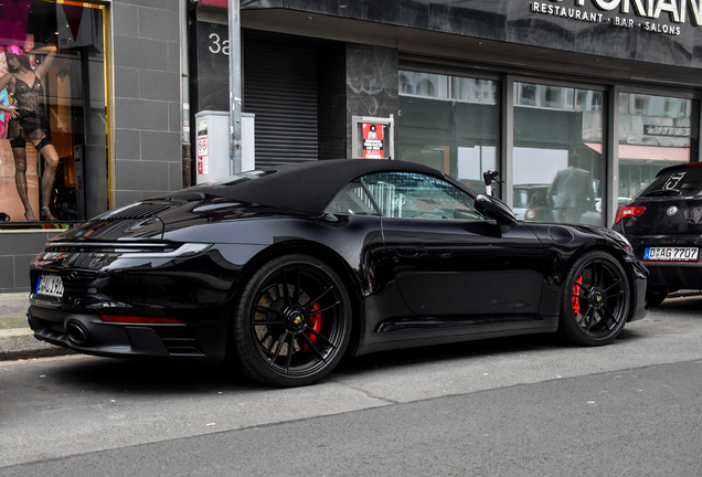 Porsche 992 Carrera 4 GTS Cabriolet