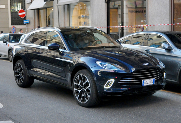 Aston Martin DBX