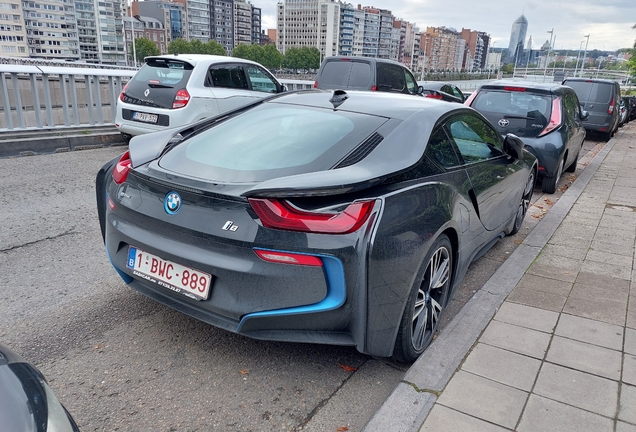 BMW i8