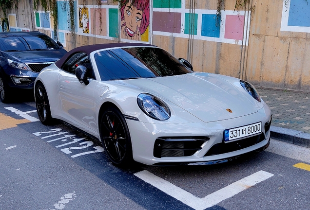 Porsche 992 Carrera 4S Cabriolet