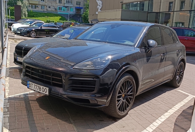 Porsche 9YA Cayenne GTS