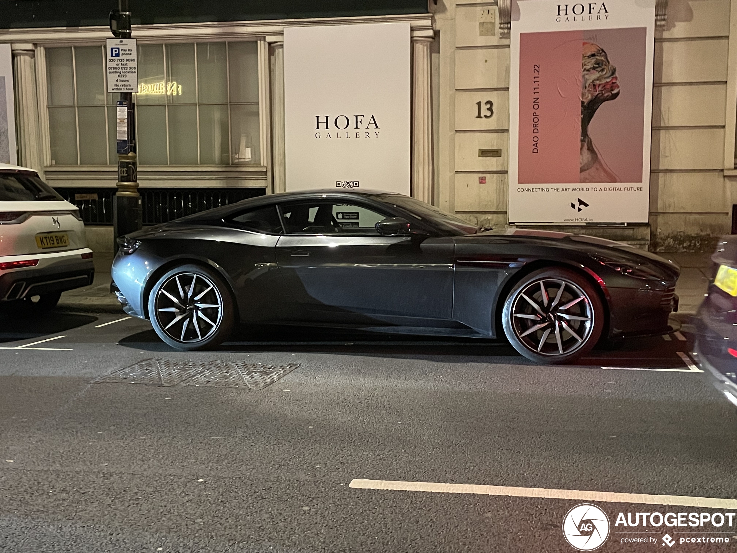 Aston Martin DB11