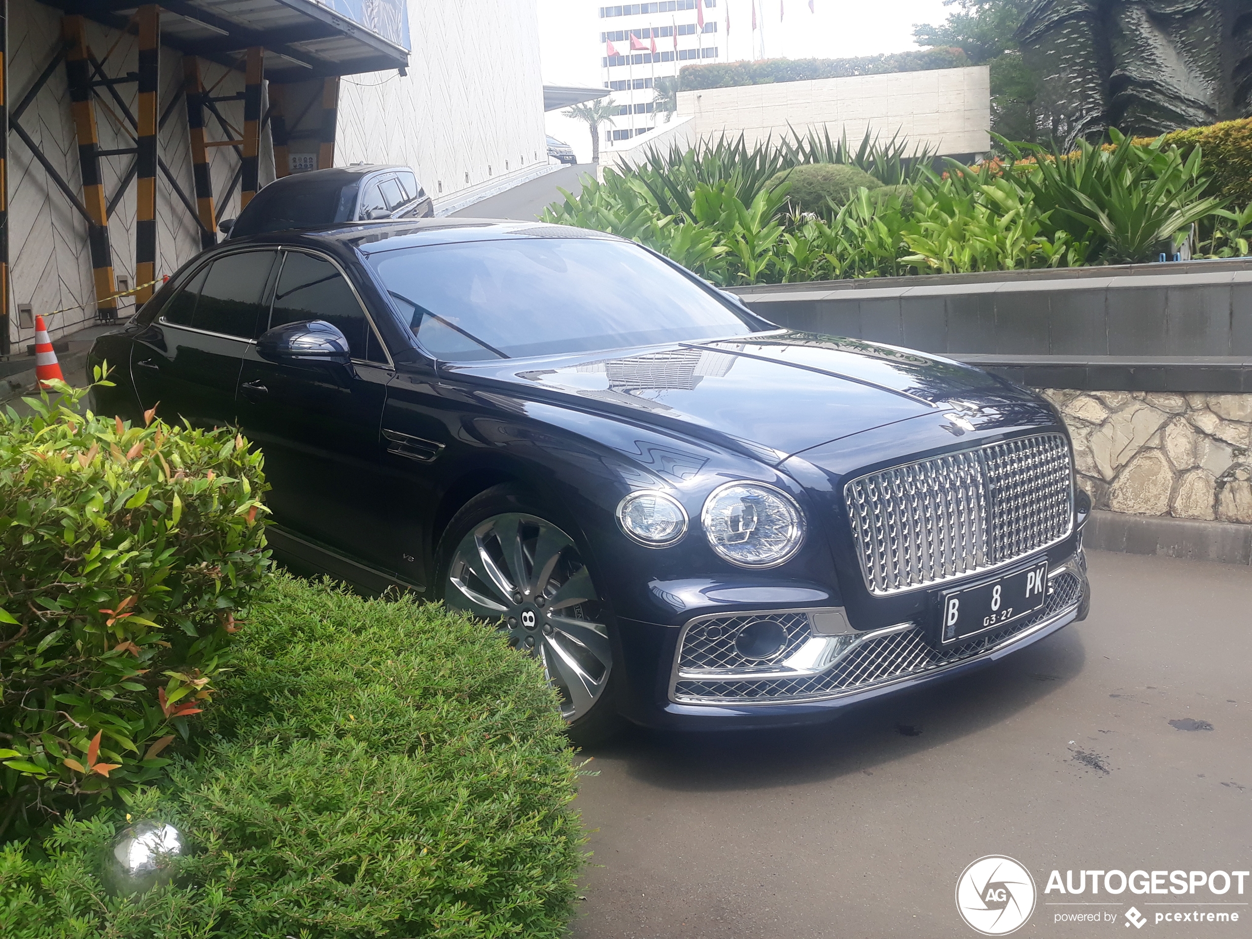 Bentley Flying Spur V8 2021