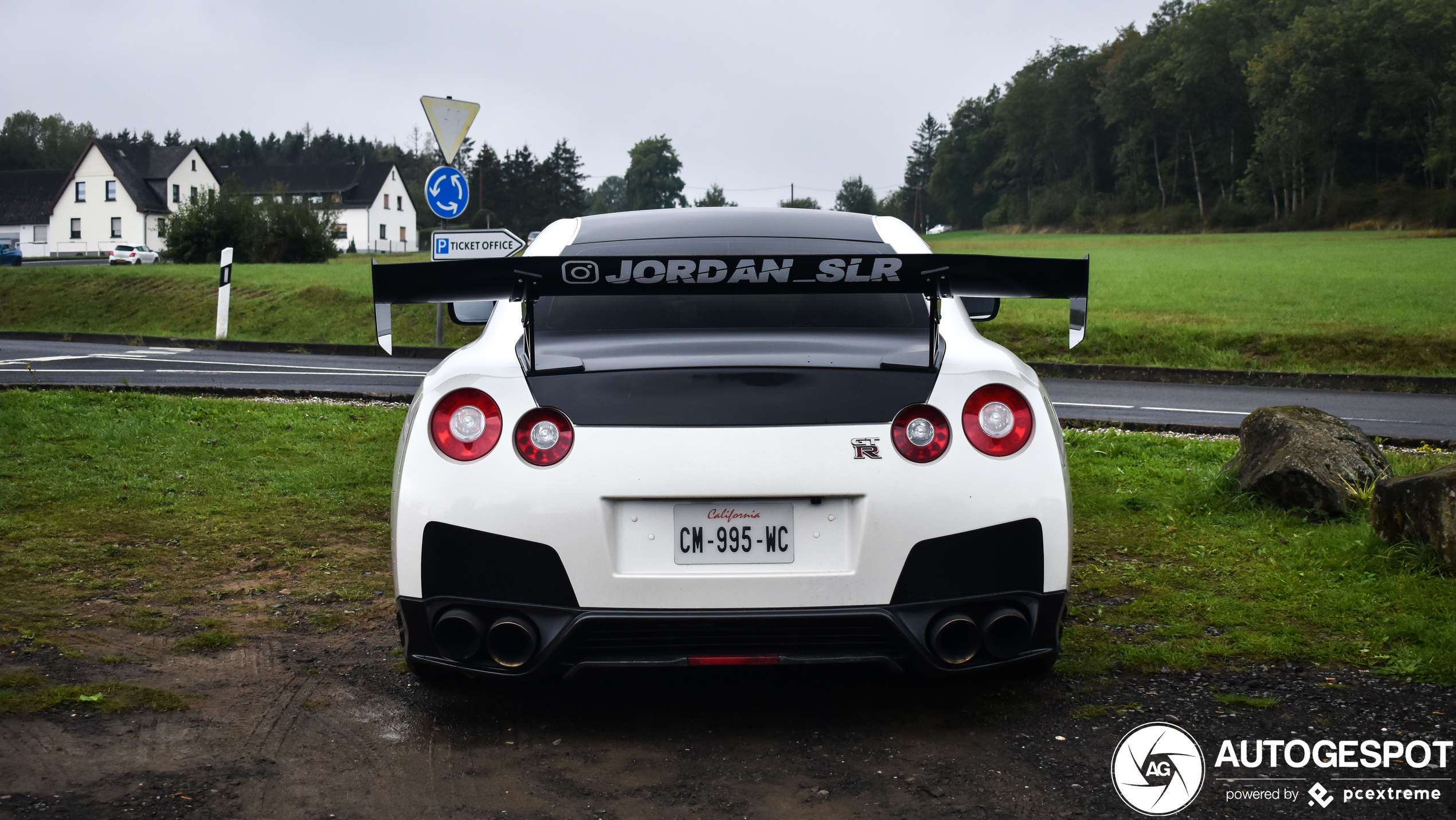 Nissan GT-R 2011