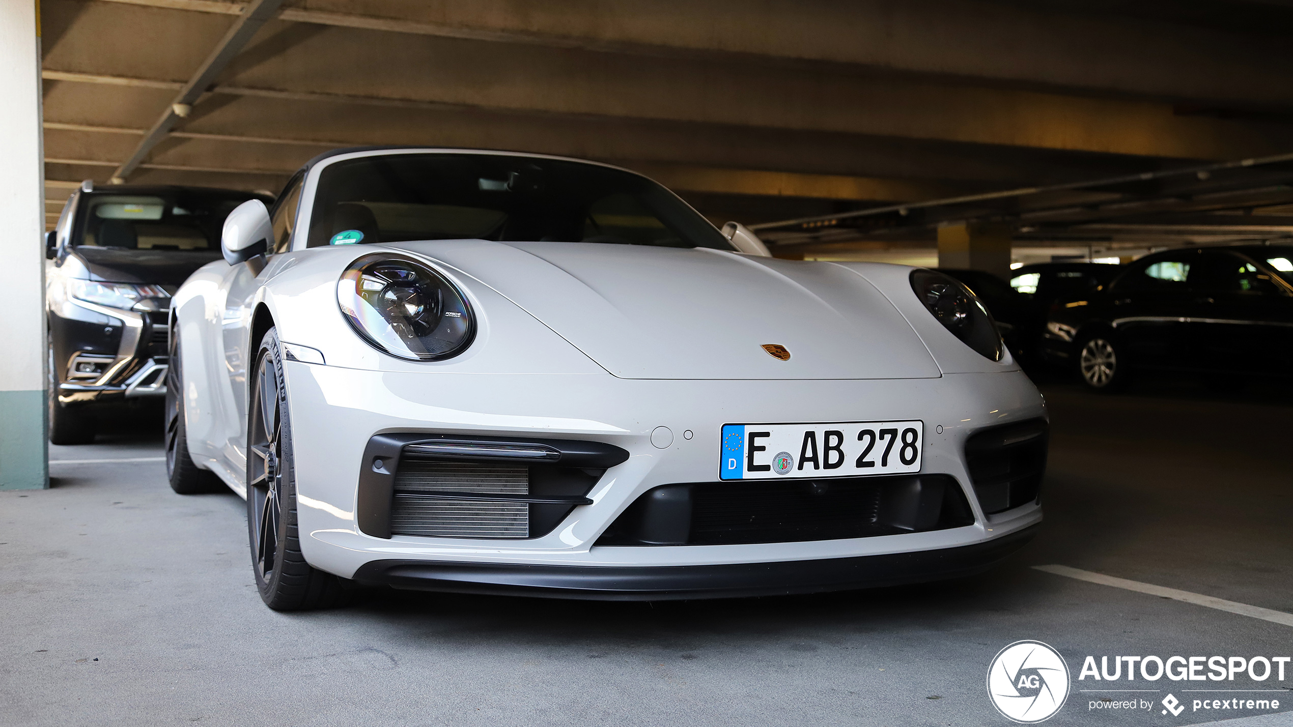 Porsche 992 Carrera 4 GTS Cabriolet