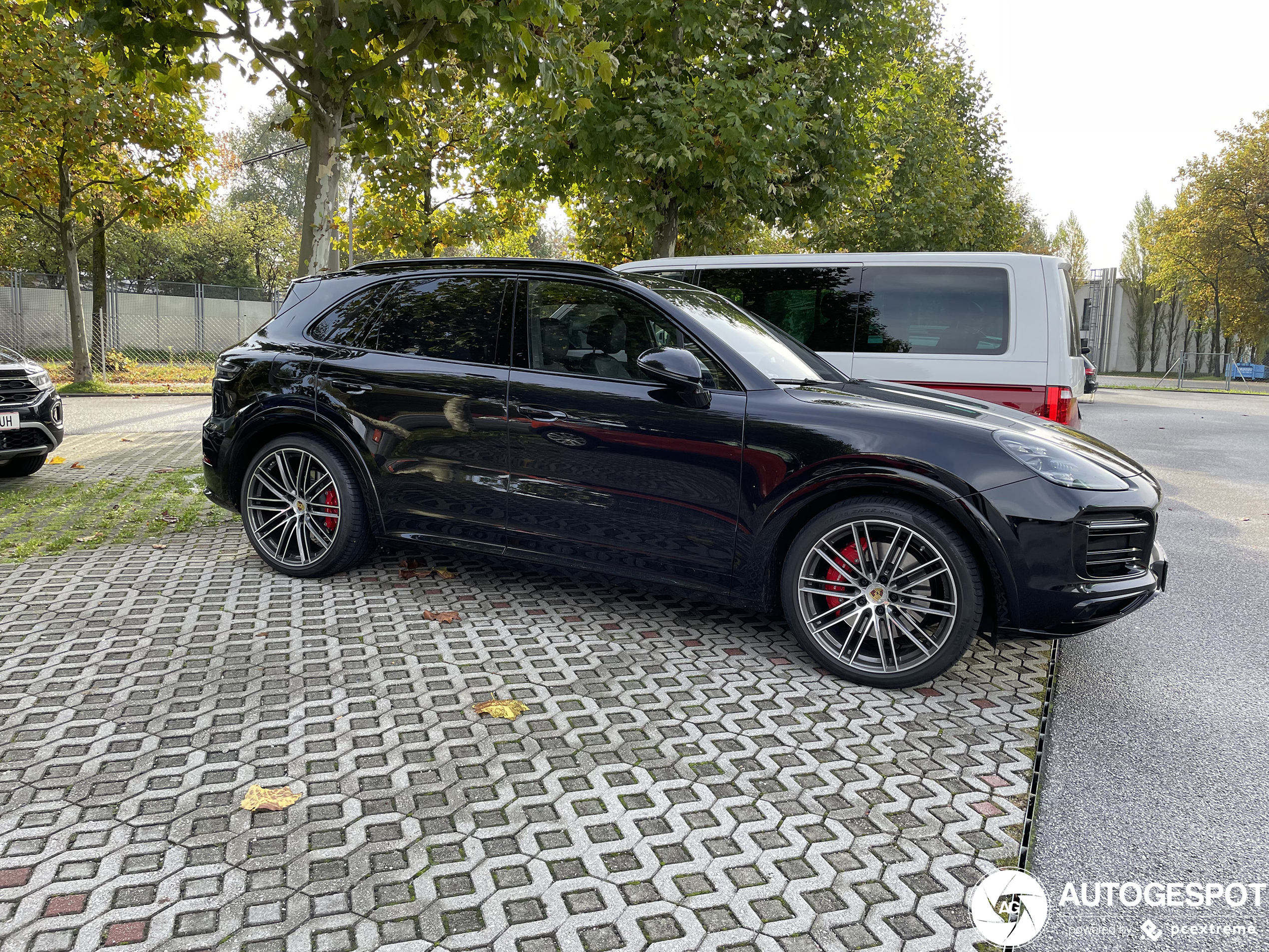 Porsche 9YA Cayenne GTS