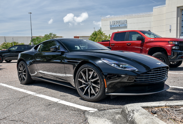 Aston Martin DB11 V8