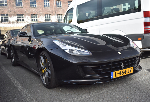 Ferrari GTC4Lusso T