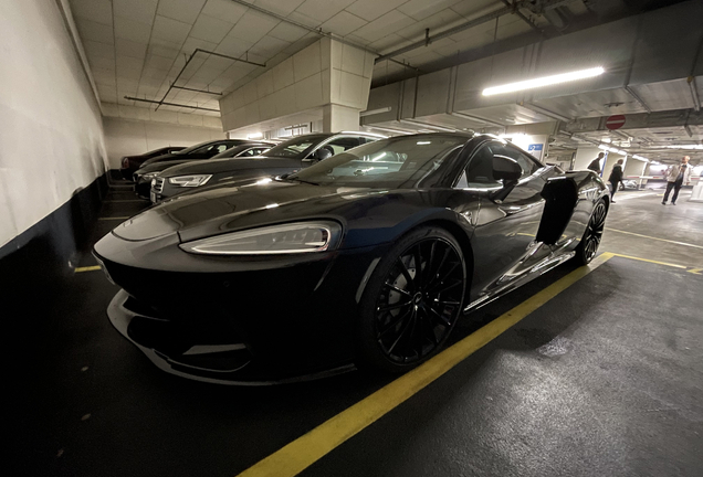 McLaren GT