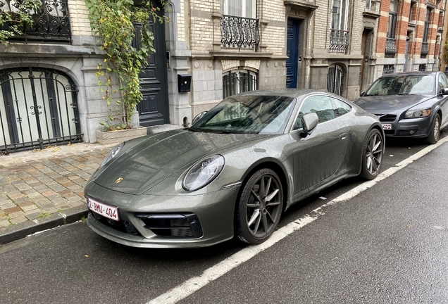 Porsche 992 Carrera 4S