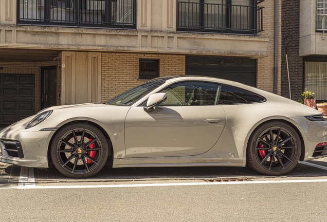 Porsche 992 Carrera 4S