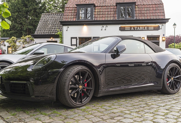 Porsche 992 Carrera 4S Cabriolet