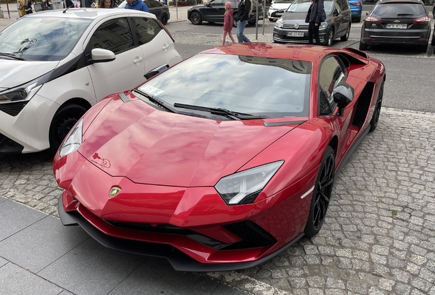 Lamborghini Aventador S LP740-4